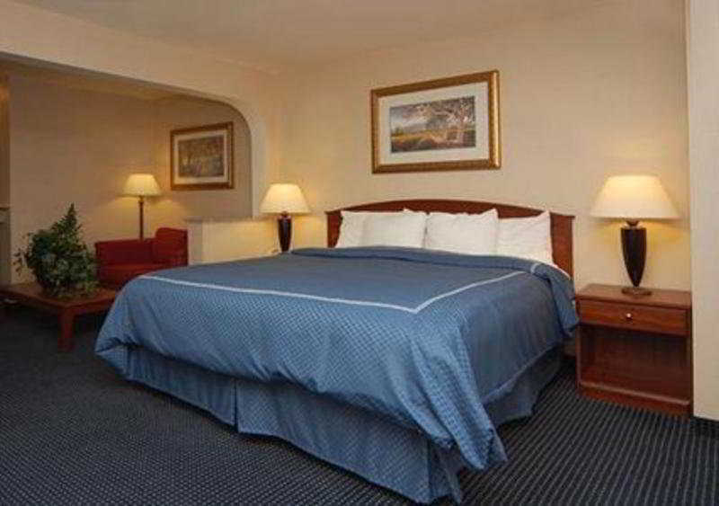 Comfort Suites Кловис Экстерьер фото